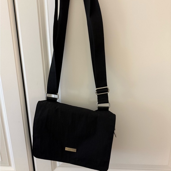Baggallini Black Nylon Crossbody Shoulder Bag Accordion 3 Zip Purse 9.5x7x3 - Picture 6 of 7